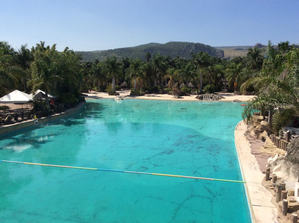 Hotel Y Parque Acuatico La Caldera Abasolo Екстериор снимка